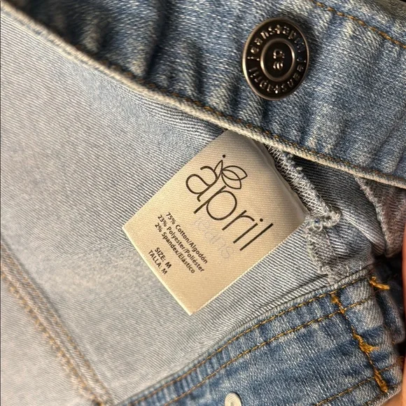 April Cropped Jean Denim Jacket - Picture 6 of 10